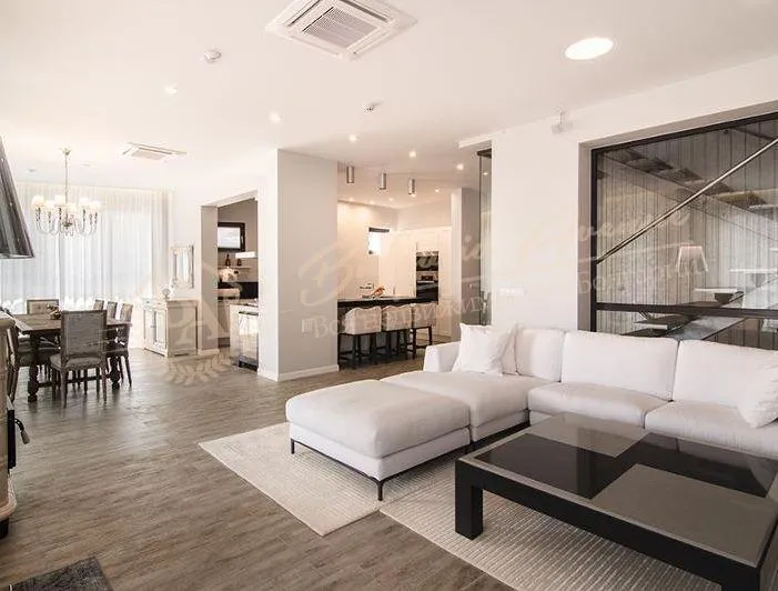 Дом премиум класса с панорамным видом на море в г.Варна