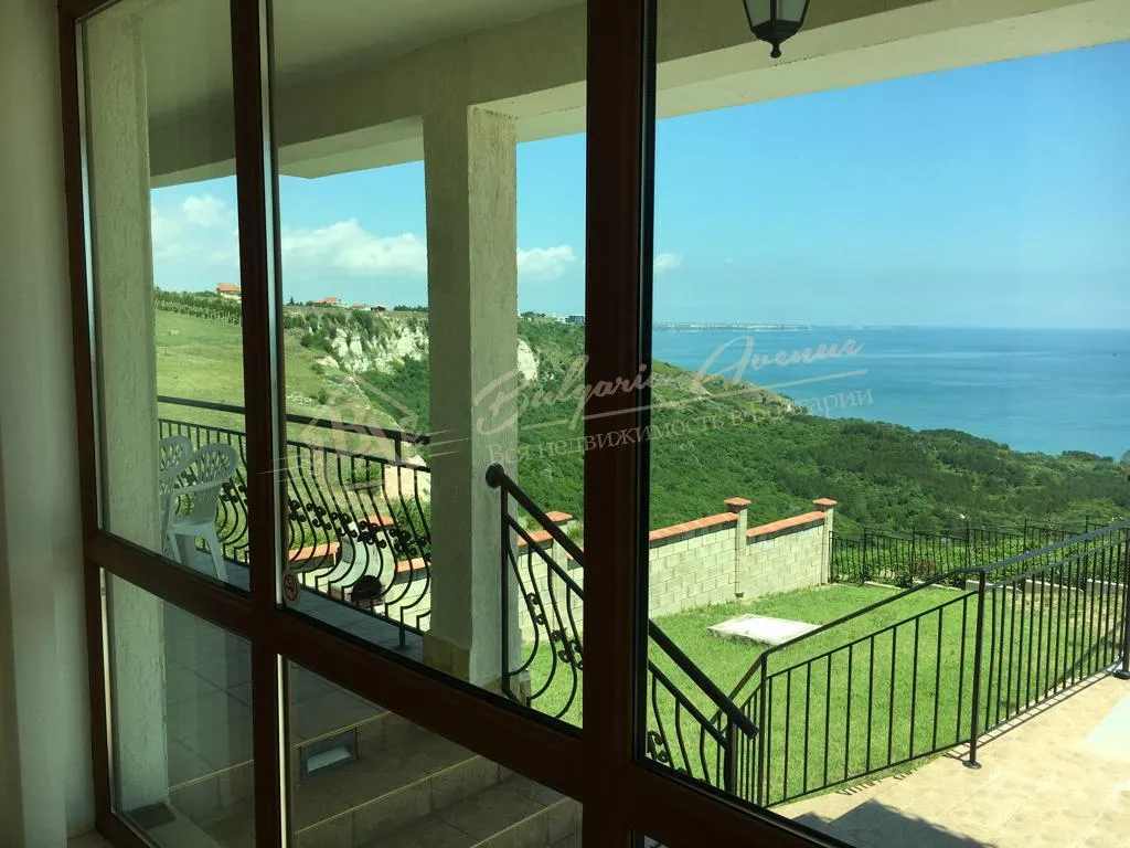 Одно фамильный панорамный дом с бассейном, г.Балчик