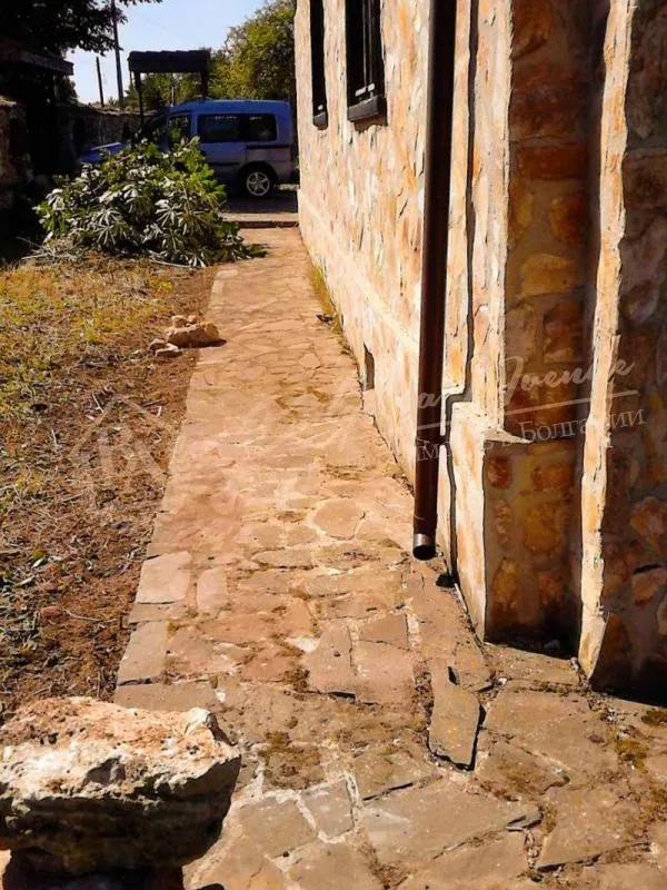 Прекрасный дом в спокойном и зеленом районе, 14 км от моря