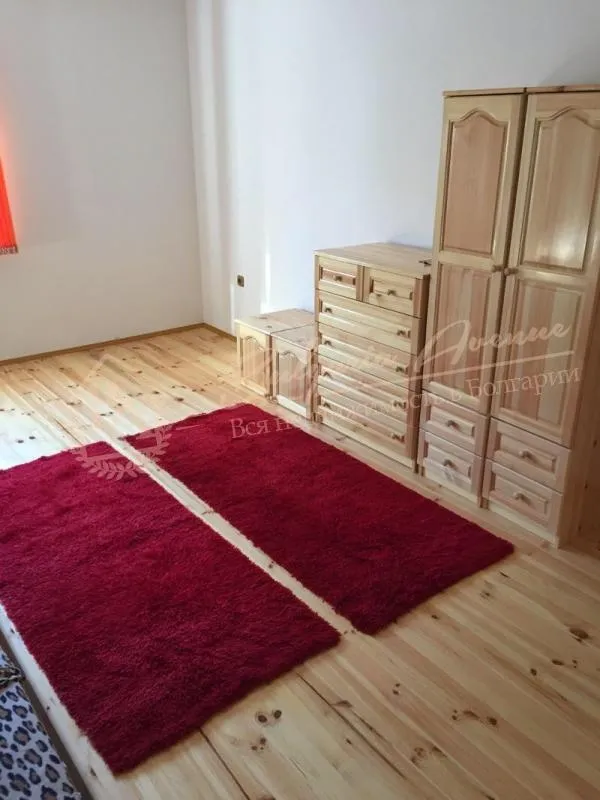 Прекрасный дом в спокойном и зеленом районе, 14 км от моря