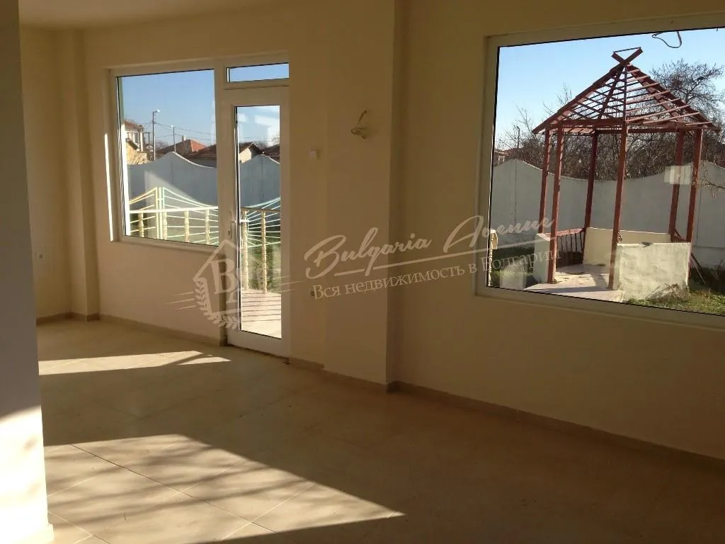 Новый дом в селе у моря, область Бургас