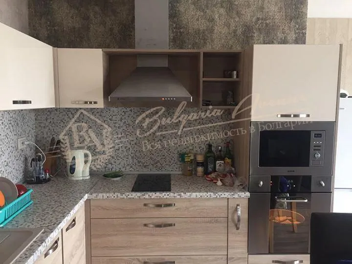 Частный дом с садом в обл.Варна