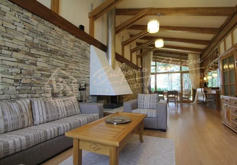 Шалле в закрытом пятизвездочном комплексе с видом на горы и озеро до Банско