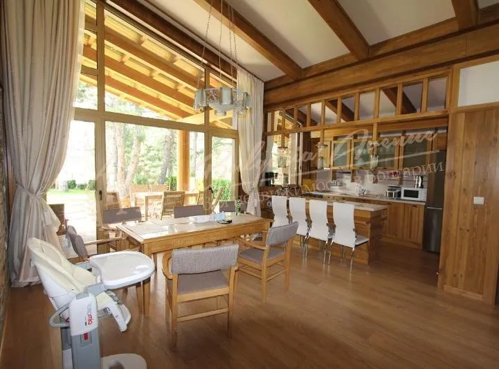 Шалле в закрытом пятизвездочном комплексе с видом на горы и озеро до Банско