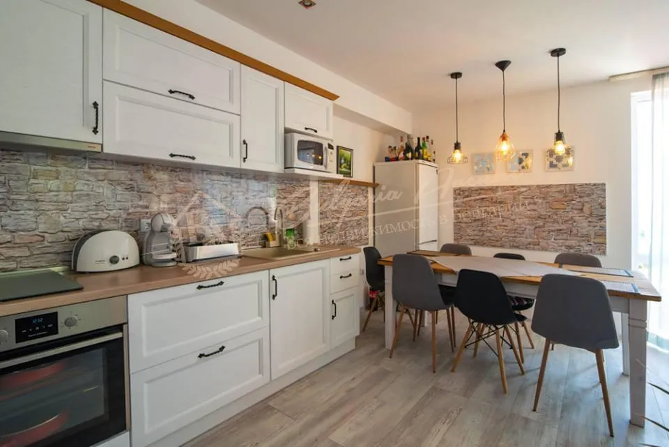 Стильной дом с видом на море, чистым воздухом и хорошей мебелью