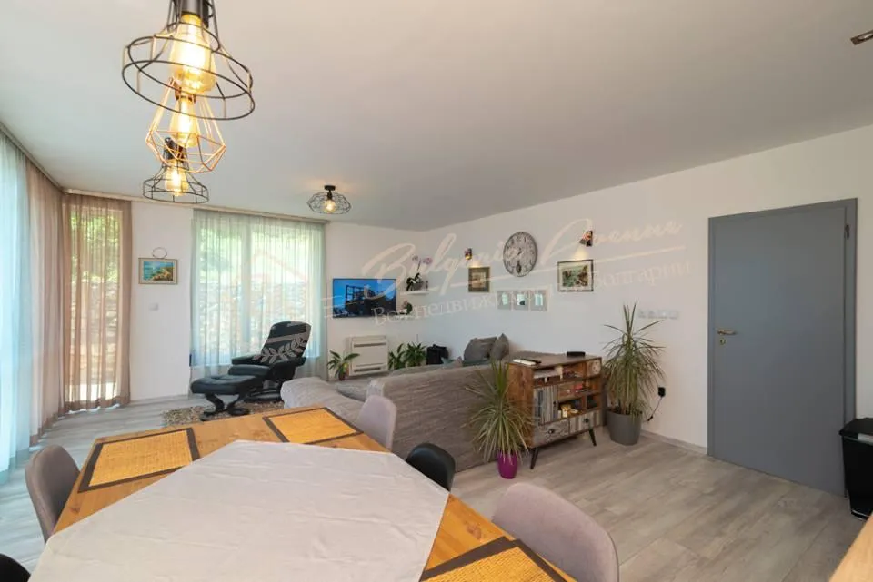 Стильной дом с видом на море, чистым воздухом и хорошей мебелью