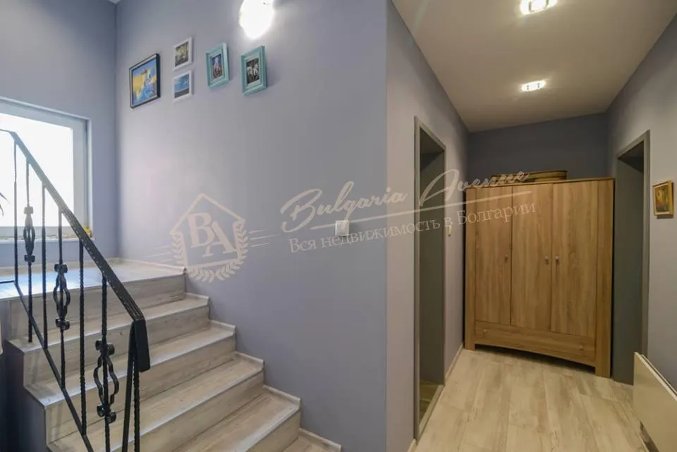 Стильной дом с видом на море, чистым воздухом и хорошей мебелью