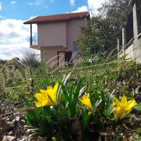 Новый дом с тремя спальнями у моря, обл.Варна