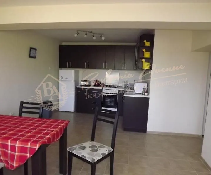 Частный меблированный дом с участком у моря