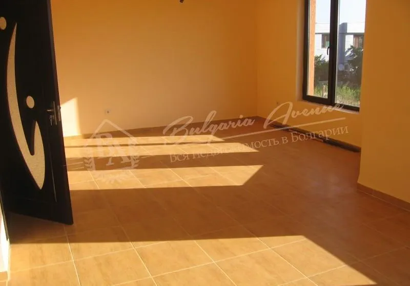 Двухэтажный новый дом у моря в 20км от Морской столицы г.Варна