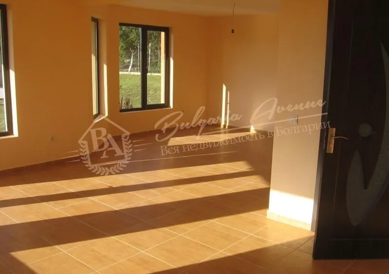 Двухэтажный новый дом у моря в 20км от Морской столицы г.Варна