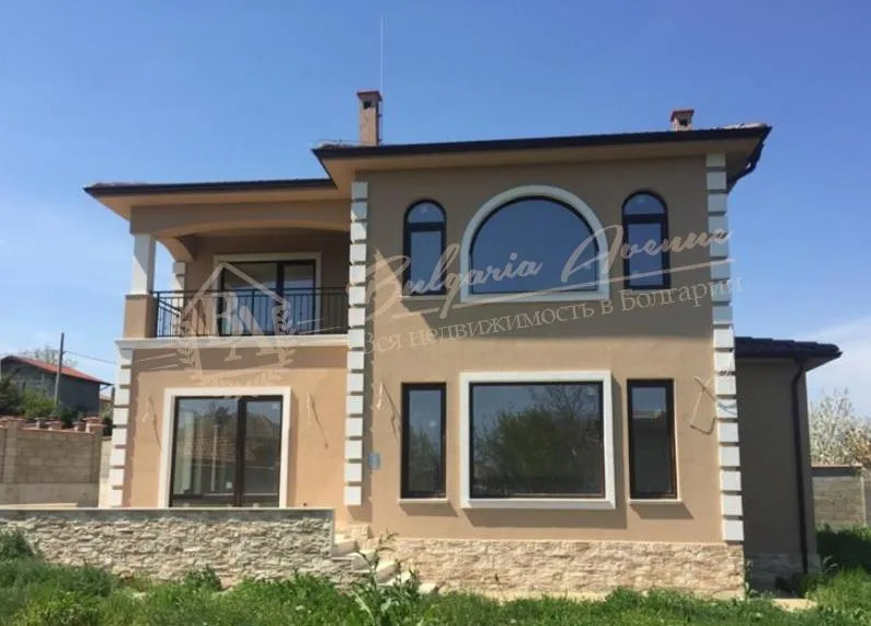 Новый и стильный дом, обл.Варна
