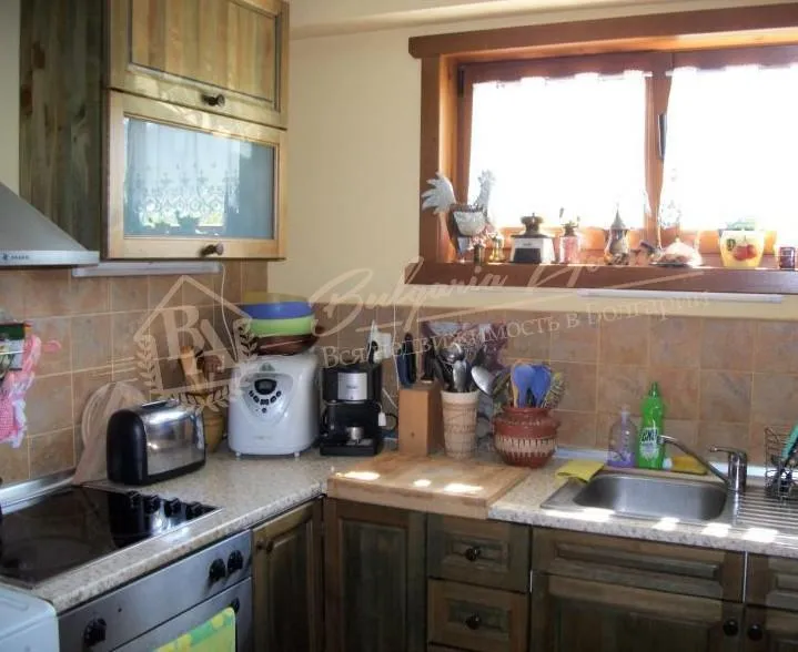 Двухэтажный эко дом у моря с шикарным плодовым садом, обл.Варна