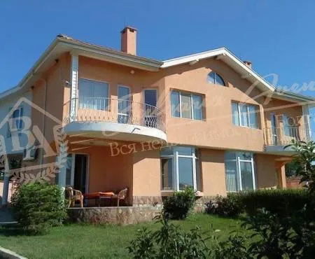 Двухфамильный частный новый дом у моря, обл.Варна