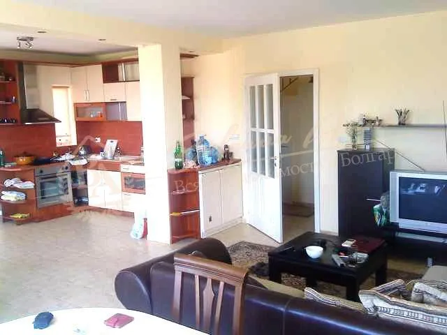 Двухфамильный частный новый дом у моря, обл.Варна