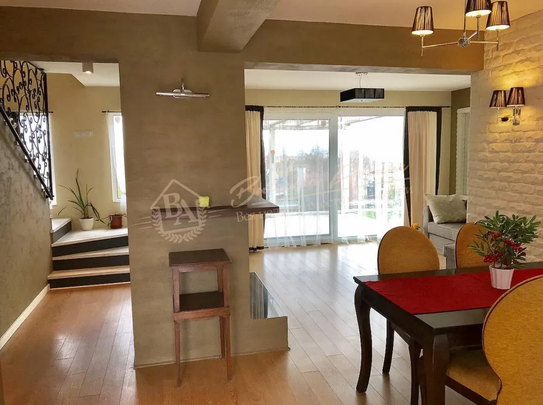 Частный дом, средиземноморского стиля с видом на море в коттеджном поселке