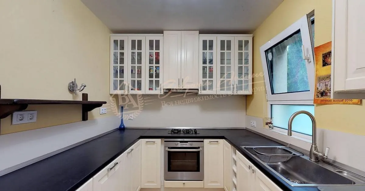 Частный дом, средиземноморского стиля с видом на море в коттеджном поселке