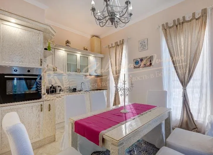 Элитный новый дом на берегу с частным пляжем в г.Созополь