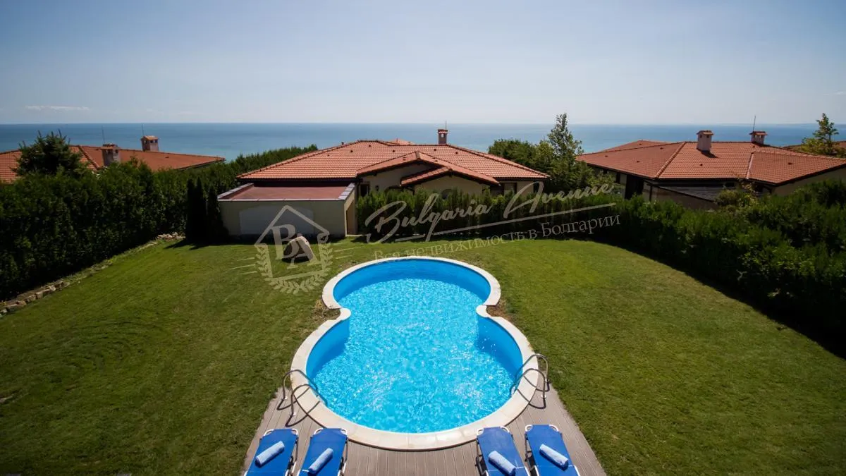 Восхитительная вилла с 4 спальнями и бассейном