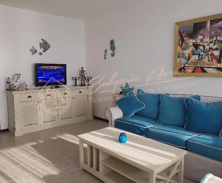 Элитный дом на первой линии с панорамным видом на море в г.Созополь