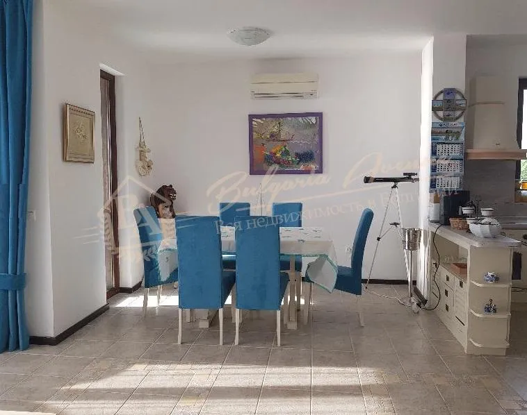 Элитный дом на первой линии с панорамным видом на море в г.Созополь