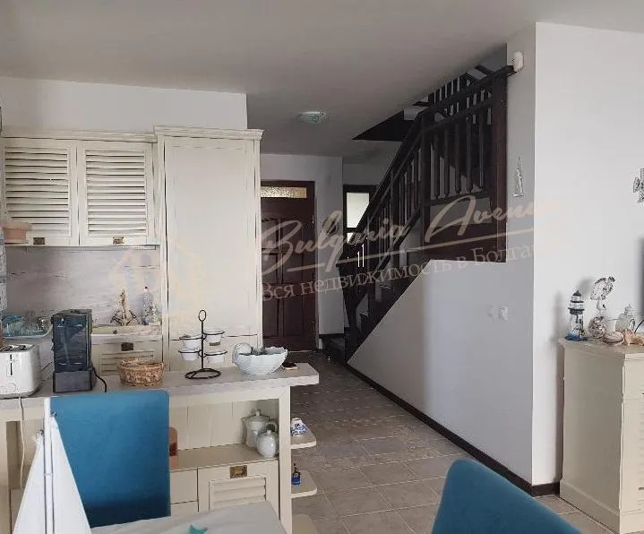 Элитный дом на первой линии с панорамным видом на море в г.Созополь