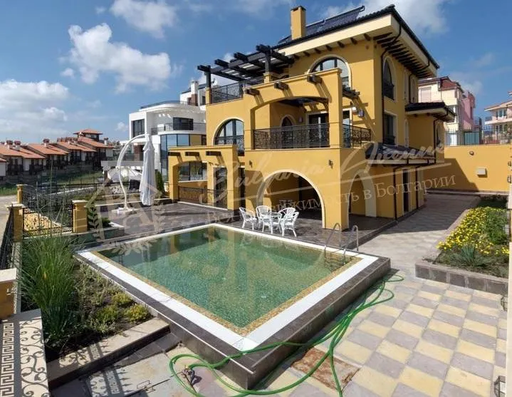 Прекрасный дом для постоянного проживание у моря в г.Созополь