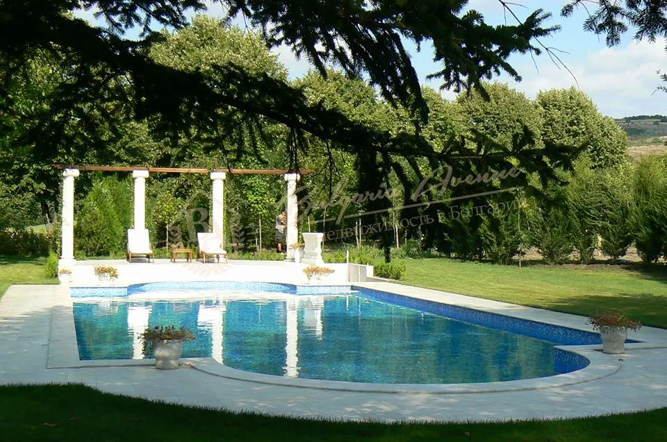 Частная, элегантная резиденция премиум класса люкс среди природы у моря