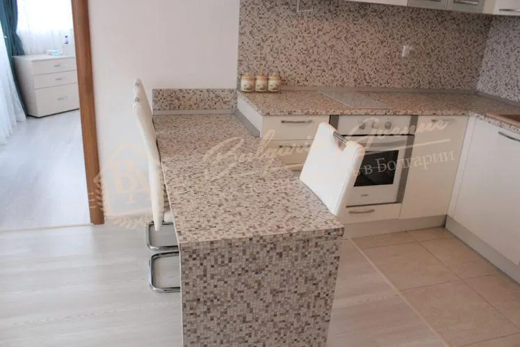 Просторная квартира в центре Поморие