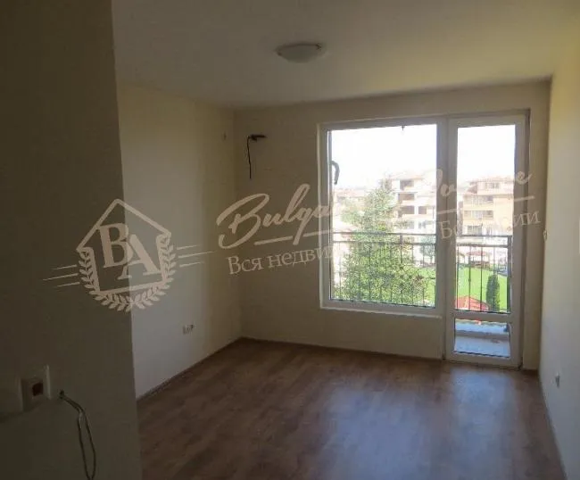 Студия с видом на море на южном побережье Болгарии в 300м от моря, Равда