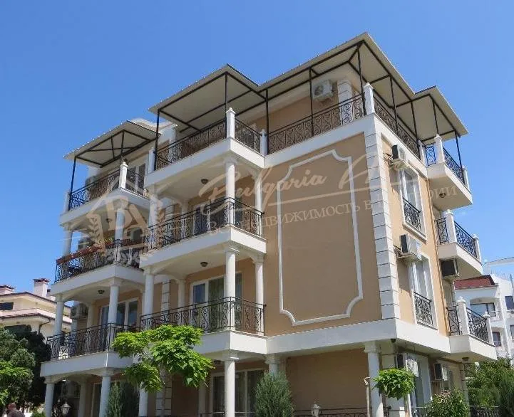 Апартамент с 1 спальней в новом доме в двух минутах пешком от моря, Равда