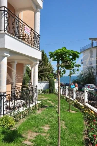 Апартамент с 1 спальней в новом доме в двух минутах пешком от моря, Равда