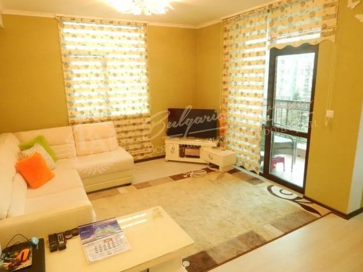 Элитная квартира в жилом доме в 100м от моря, Равда