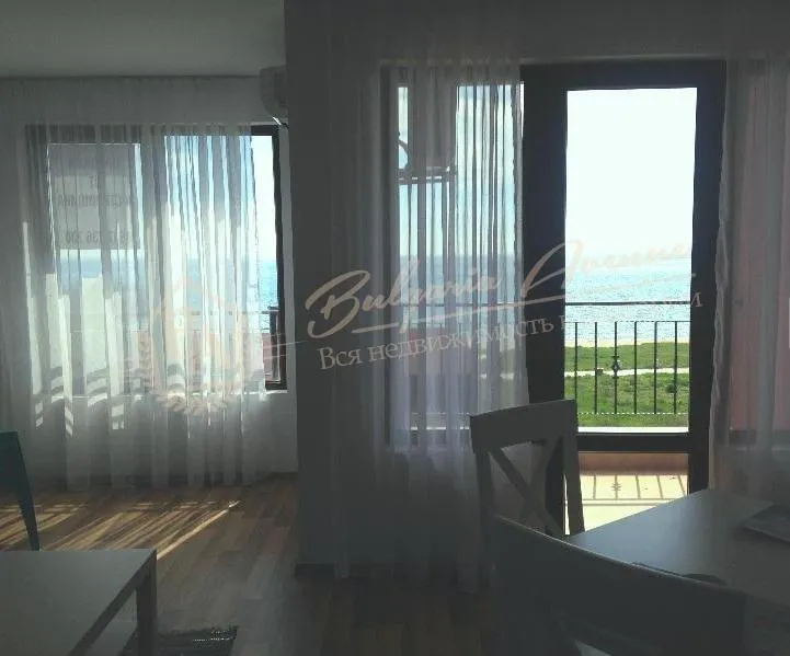 Элитная, светлая квартира с панорамой на море на первой линии, Равда