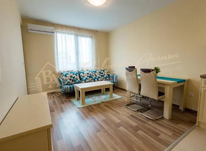 Уютная квартира с двумя спальнями в комплексе в 300м от моря, Равда