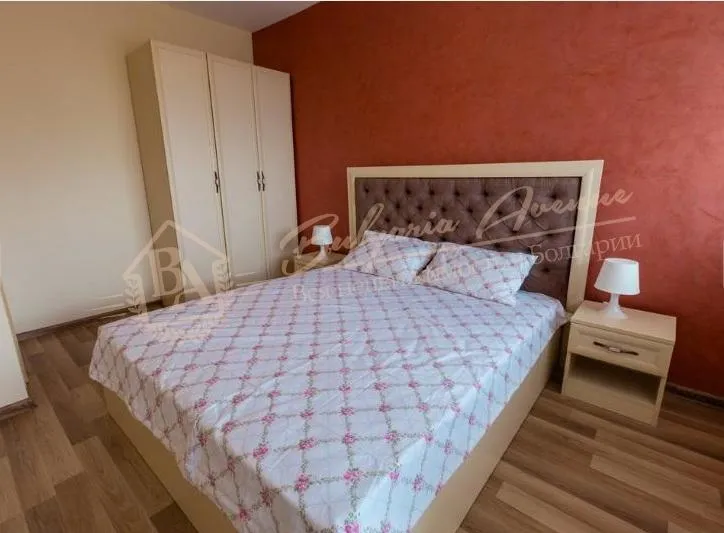 Уютная квартира с двумя спальнями в комплексе в 300м от моря, Равда