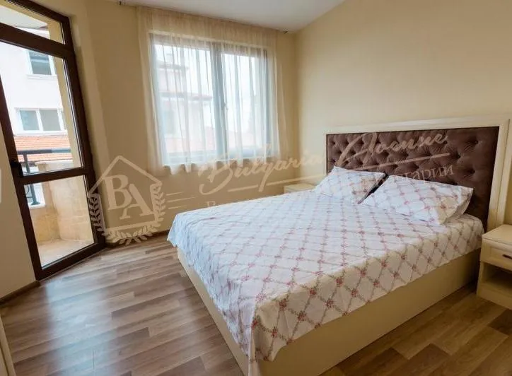 Уютная квартира с двумя спальнями в комплексе в 300м от моря, Равда