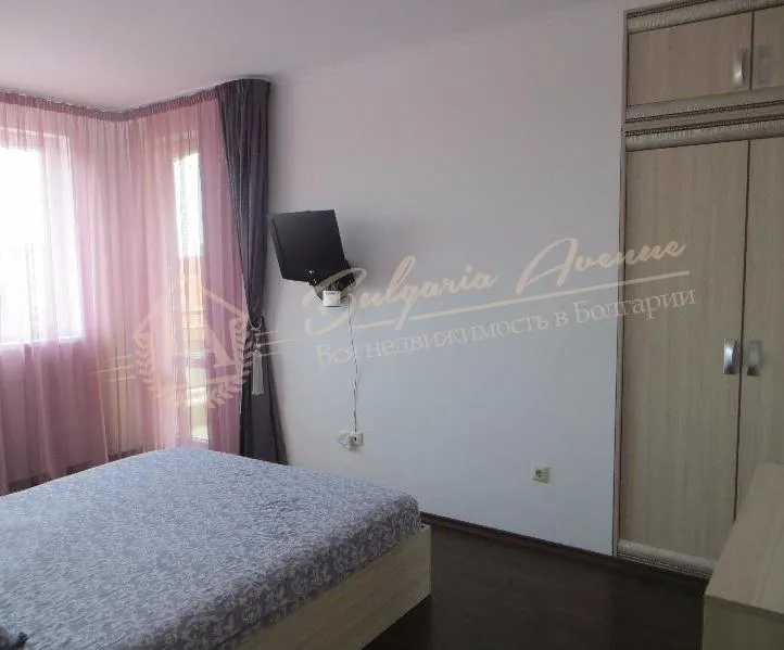 Элитная квартира с двумя спальнями в комплексе в 100м от моря, Равда