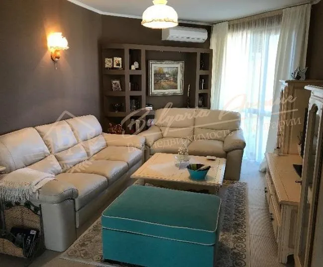 Элитная, просторная квартира с 2 спальнями в комплексе у моря, Равда