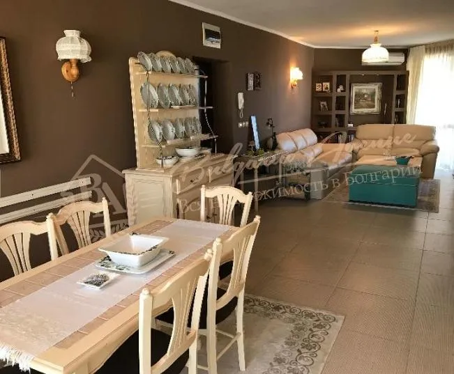 Элитная, просторная квартира с 2 спальнями в комплексе у моря, Равда