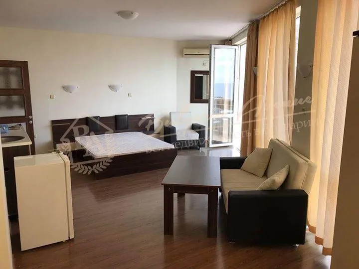 Просторная студия с панорамной террасой и видом на море в г.Святой Влас