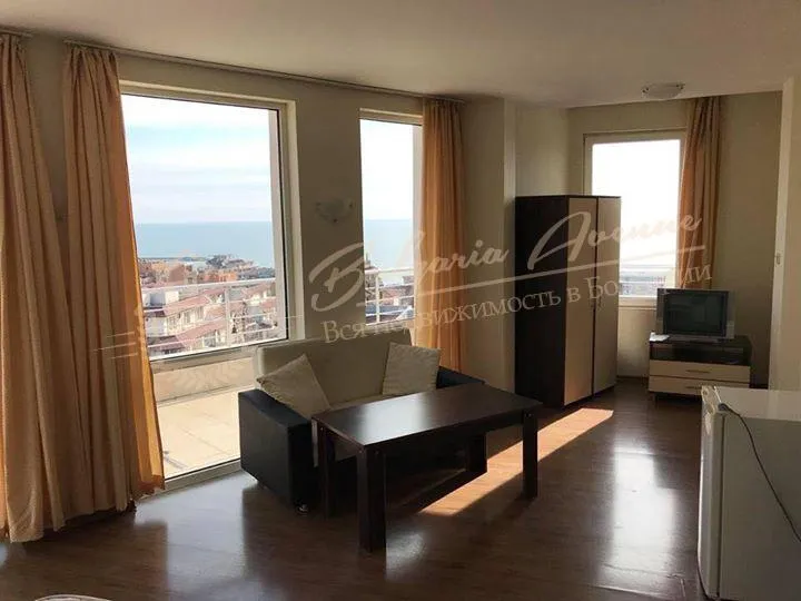 Просторная студия с панорамной террасой и видом на море в г.Святой Влас