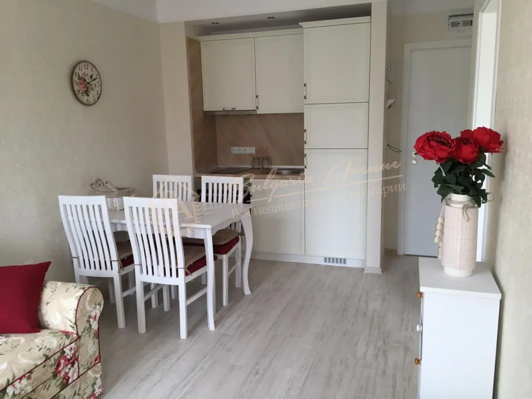 Квартира с 1 спальней. Класса люкс, с мебелью. г.Святой Влас