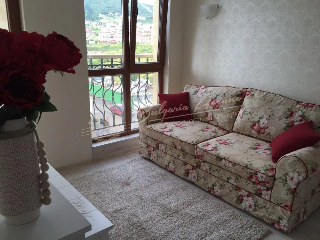 Квартира с 1 спальней. Класса люкс, с мебелью. г.Святой Влас