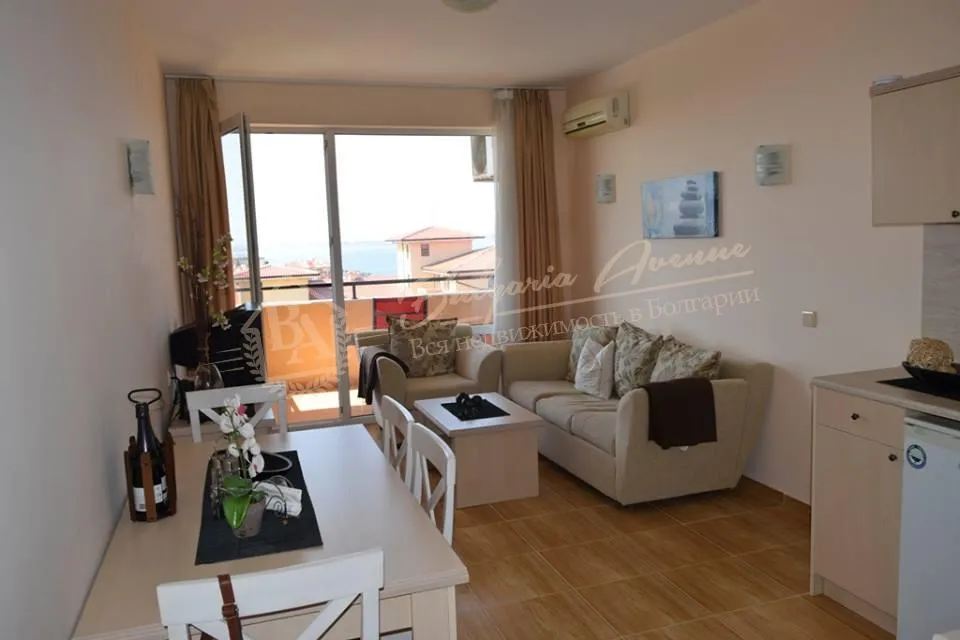 Апартамент с 2 спальнями в комплексе с видом на море и горы в г.Святой Влас