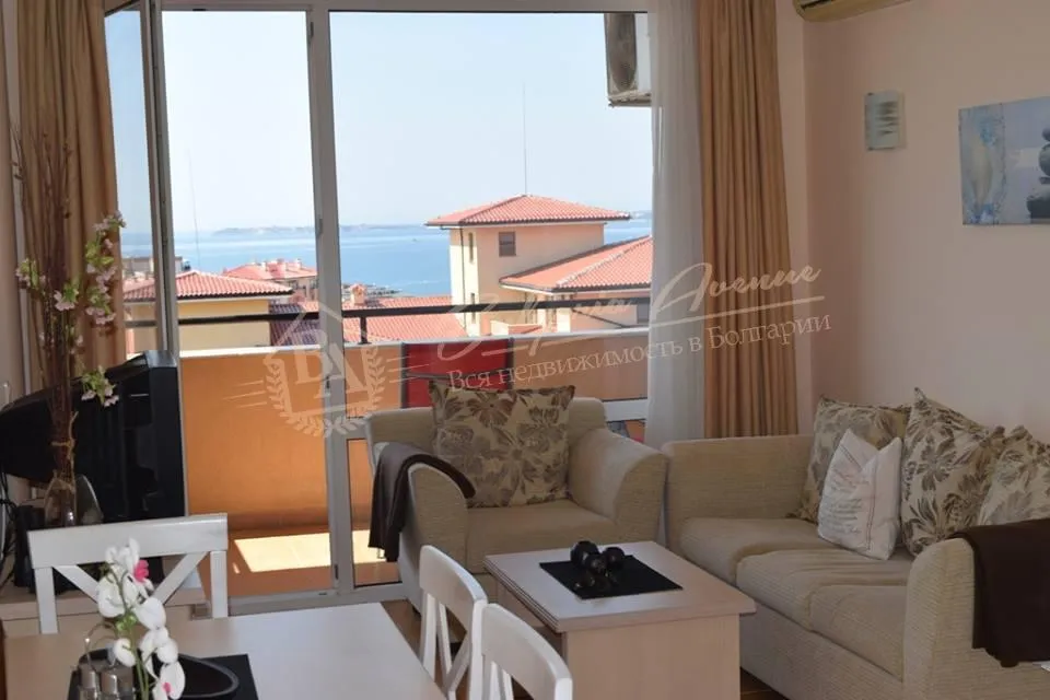 Апартамент с 2 спальнями в комплексе с видом на море и горы в г.Святой Влас