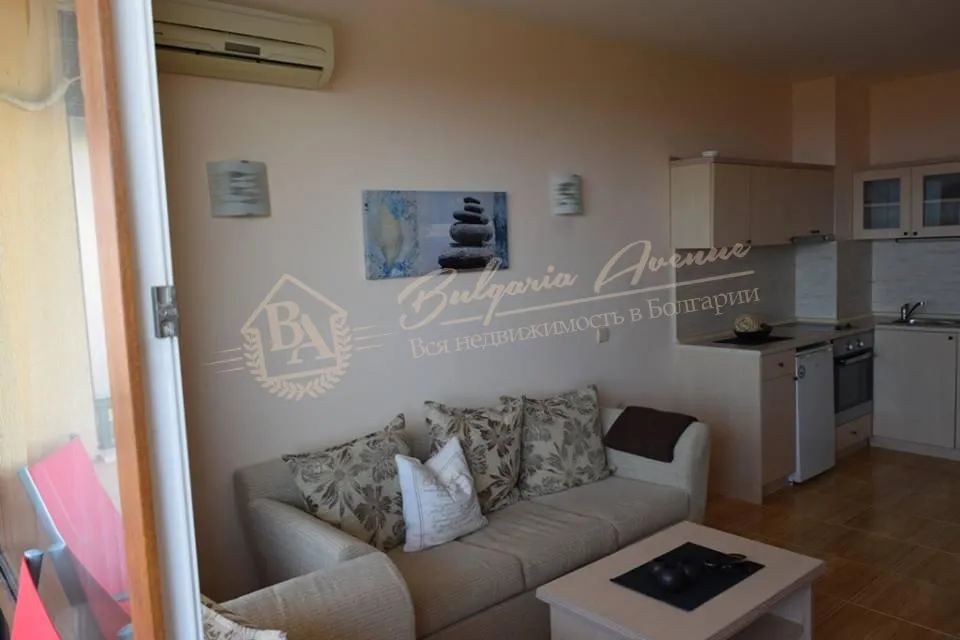 Апартамент с 2 спальнями в комплексе с видом на море и горы в г.Святой Влас