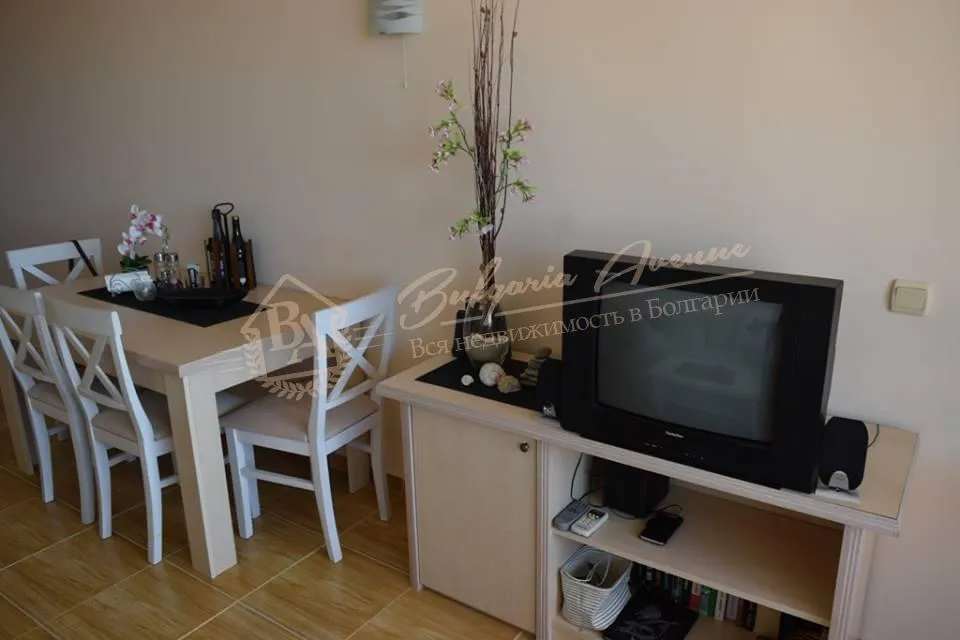 Апартамент с 2 спальнями в комплексе с видом на море и горы в г.Святой Влас