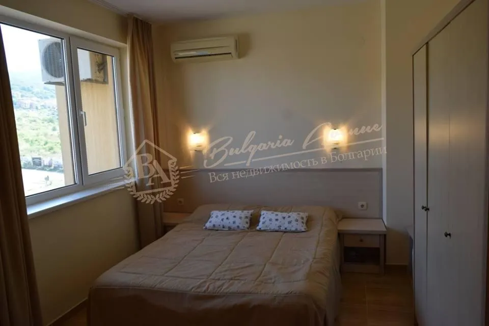 Апартамент с 2 спальнями в комплексе с видом на море и горы в г.Святой Влас