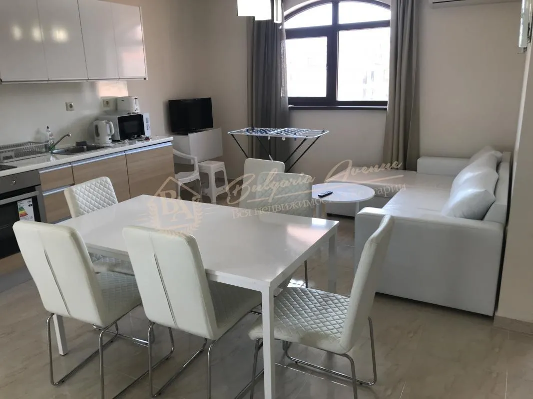 Апартамент с 2 спальнями, новая мебель в комплексе с видом на море в г.Святой Влас